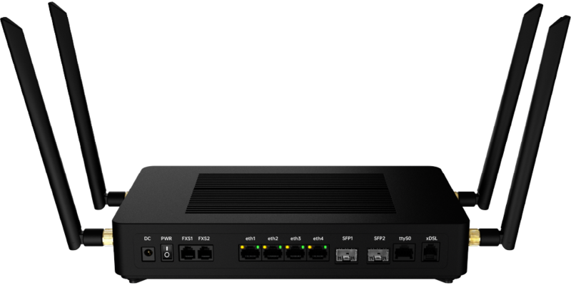 Imola 6 LX x272-IKF ist da sinistra, lato porte, con antenne